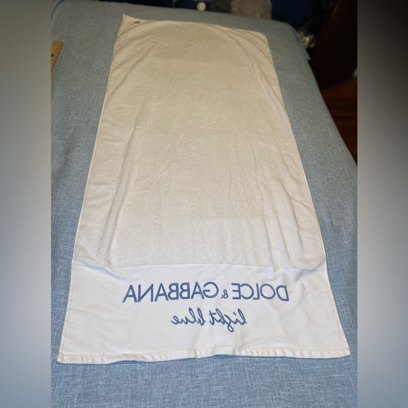 DOLCE & GABBANA "Light Blue" White Beach Towel, 55”x27",  100% Cotton, Pre-Owned - Picture 12 of 16